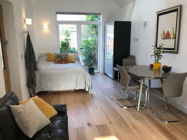 吉尔福德The Coach House 75 Epsom Road公寓 外观 照片